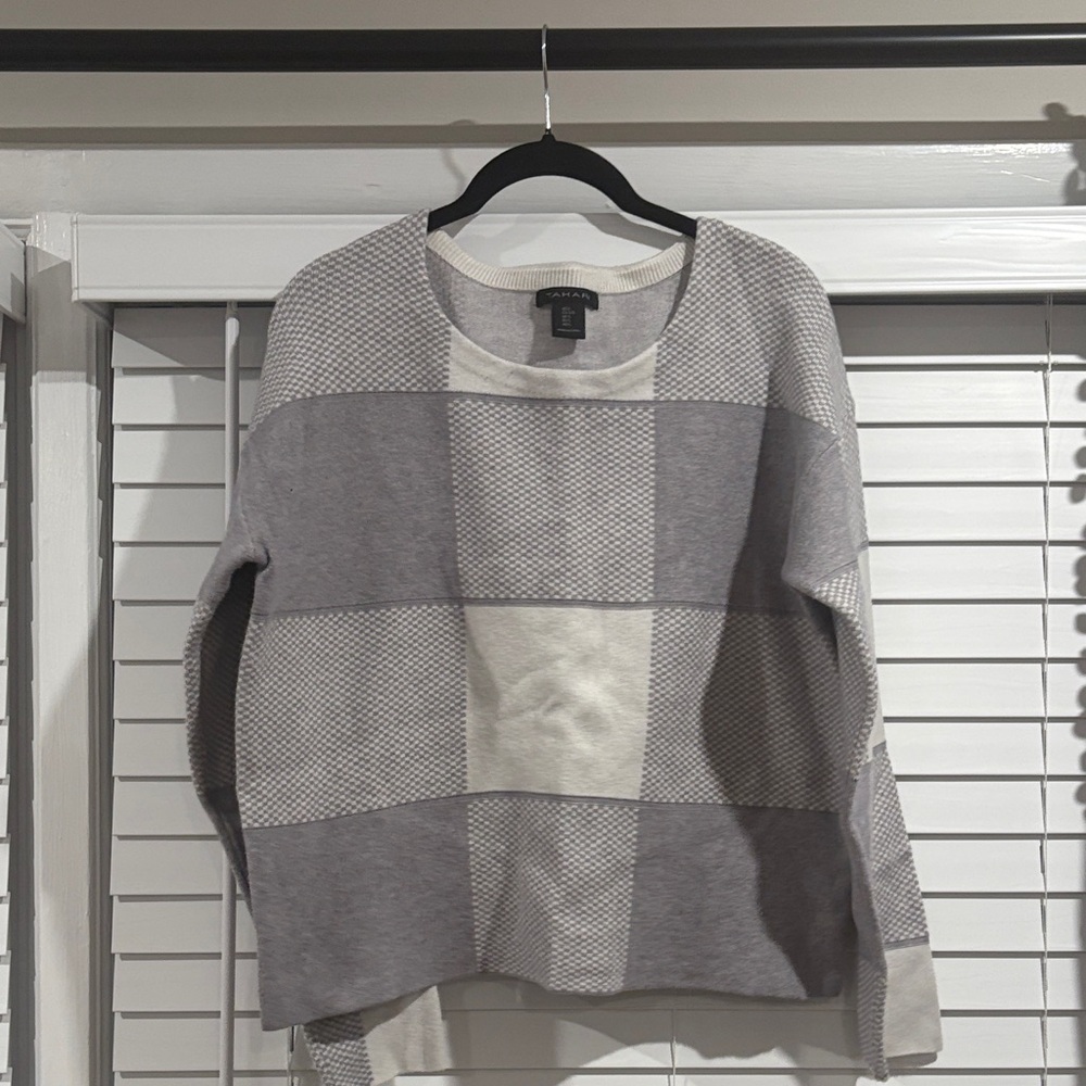 Tahari Gray and Cream Checkered Sweater